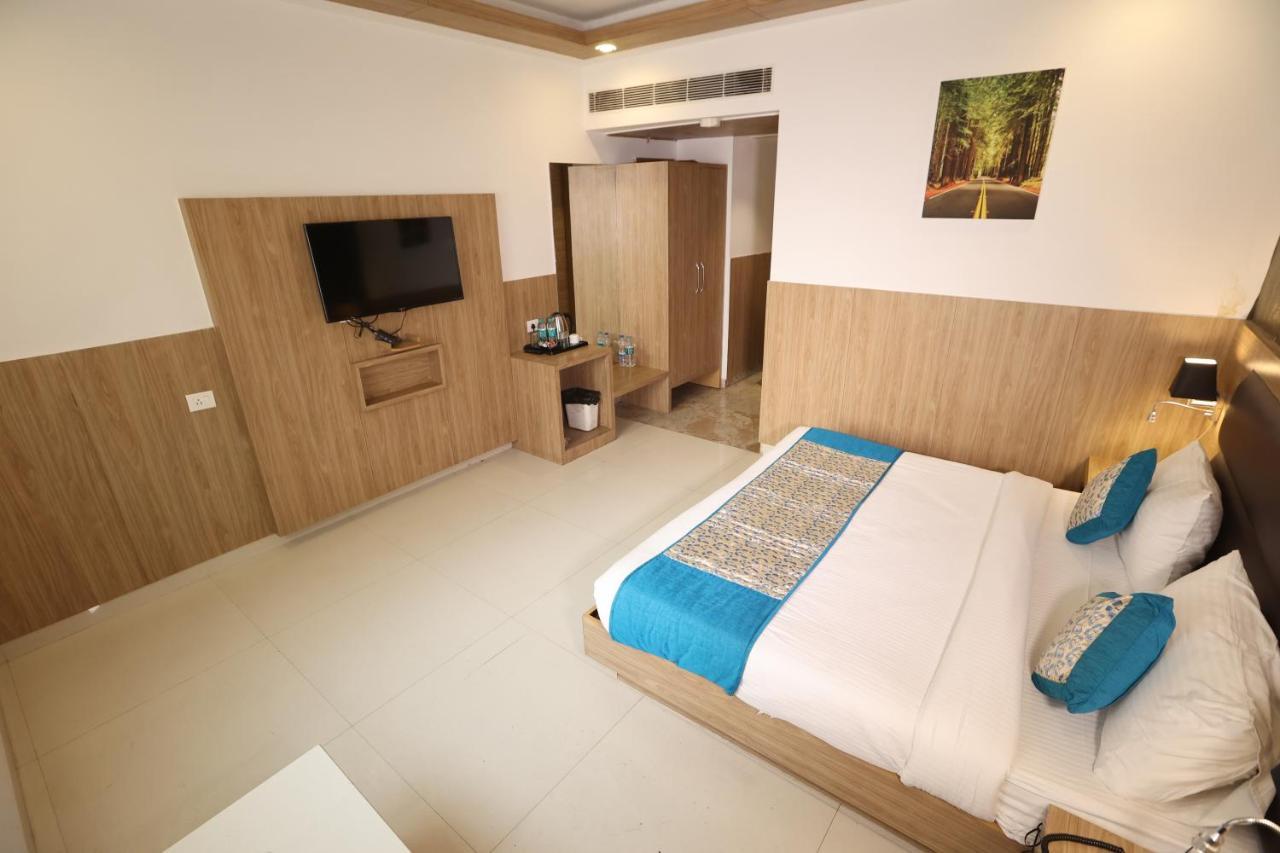 Hotel Salt And Rove New Delhi Aiport Exterior photo